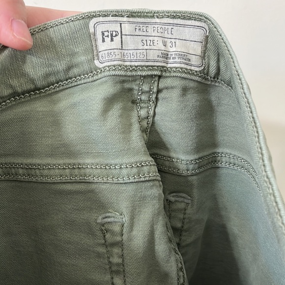 Free People Moss High Rise Distressed Busted Knee Skinny Jeans Size 31 - Picture 10 of 12